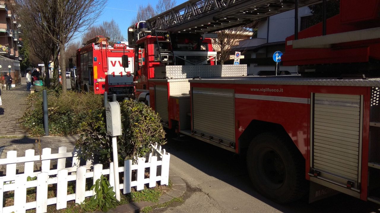 Anziana non apre la porta pompieri in azione a Melzo
