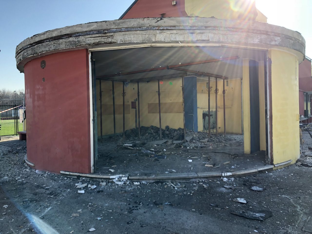 Baretto del centro sportivo di Cernusco abbattuto: sarà ricostruito