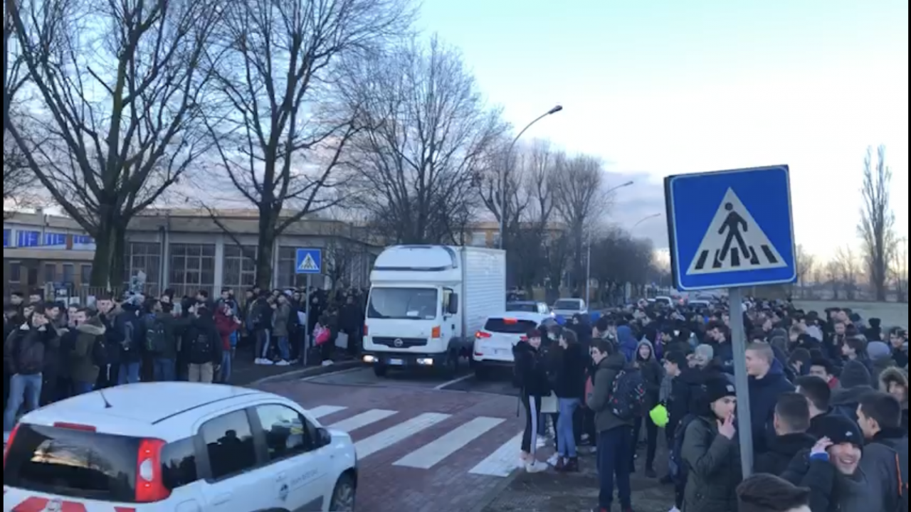 Sopralluogo al Marconi di Gorgonzola dopo il crollo dei controsoffitti