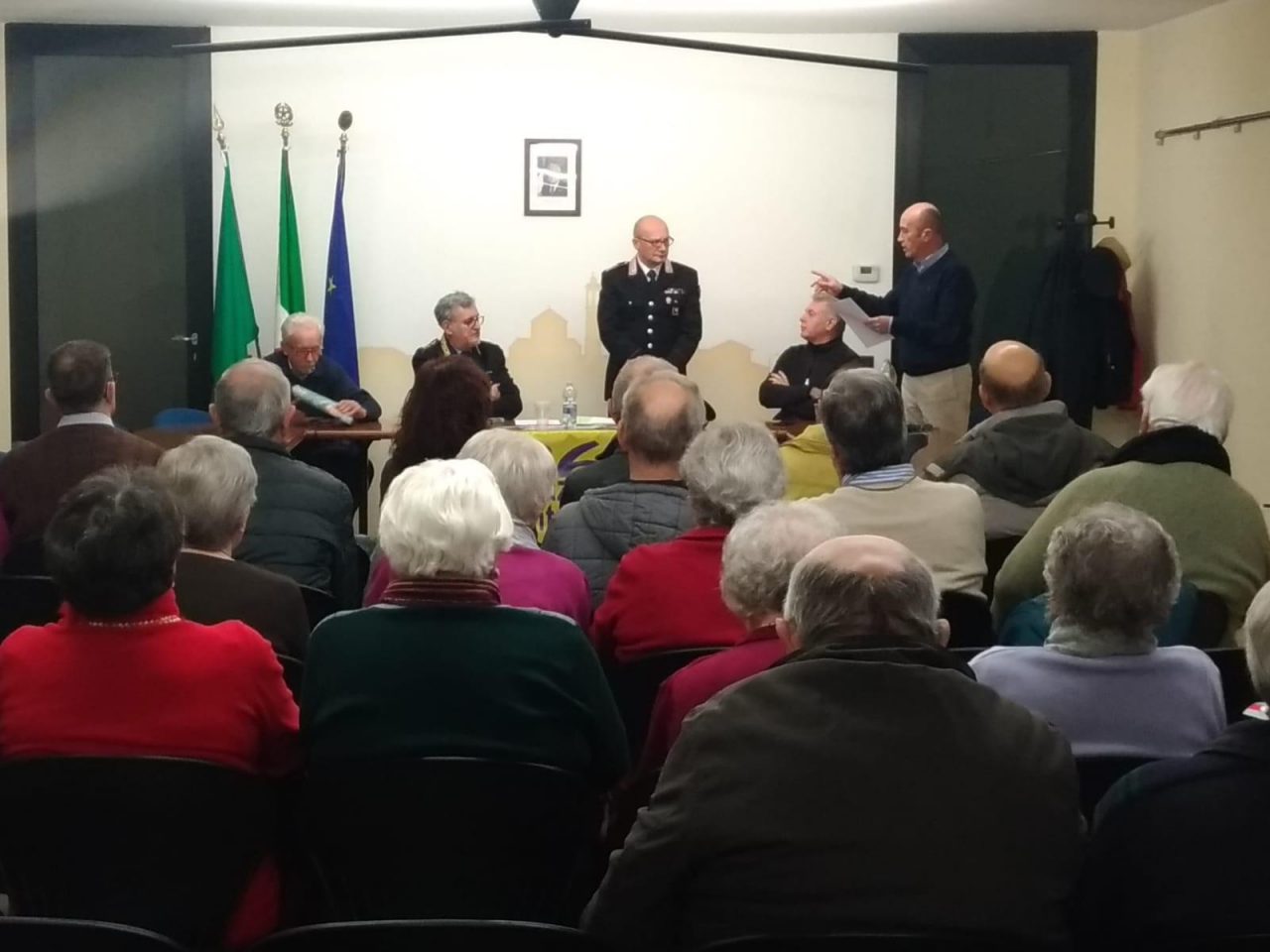 Truffe e come evitarle, a lezione dai carabinieri a Masate