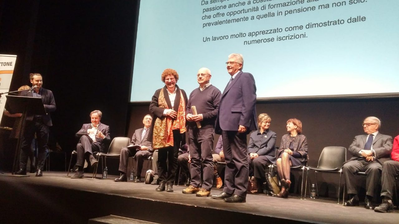 Panettone d’oro, premio alla virtù civica, al fondatore dell’Università delle tre età