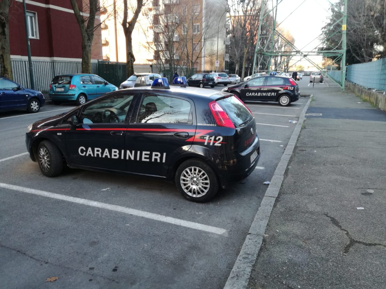 Anziana precipita dal settimo piano, tragedia a Cologno