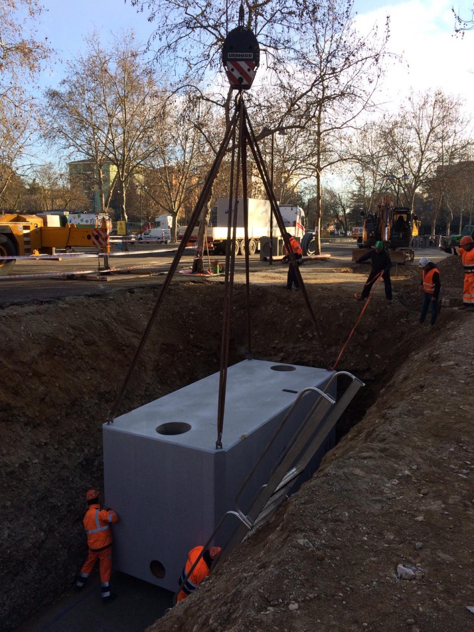 Piazza del Mercato ecco come si risolve il problema delle puzze