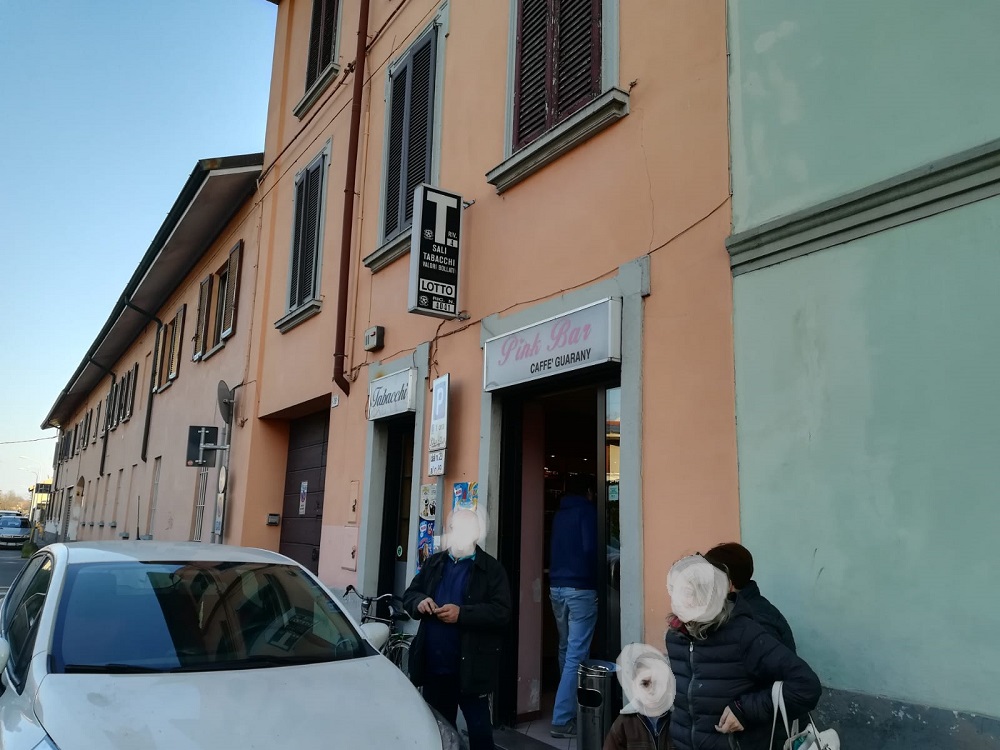 Ladri assaltano il Pink Bar, rubate le sigarette