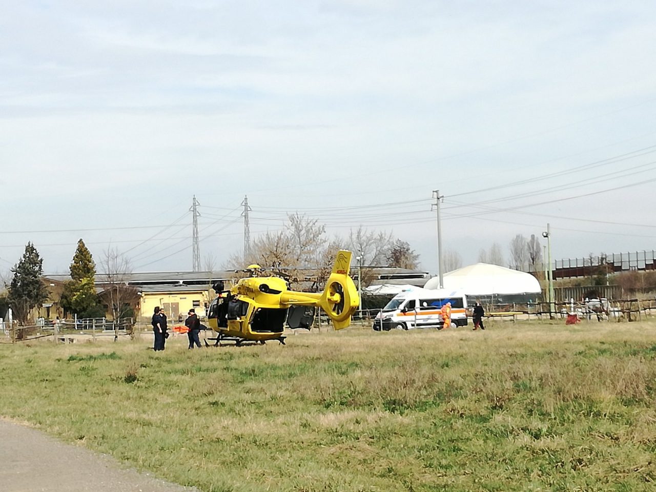 Bambina cade da cavallo, arriva l’elisoccorso