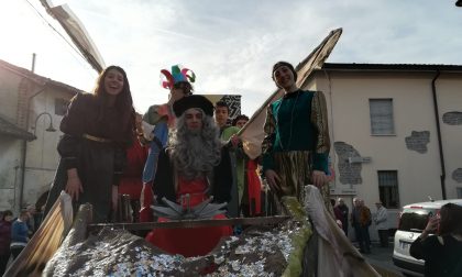 Carnevale a Fara d'Adda: i carri invadono il paese FOTO