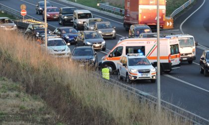 Incidente a Pessano: grave motociclista, traffico bloccato FOTO