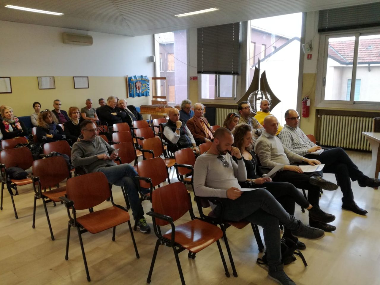 Emilio calabretta presenta lista insieme per cassina de pecchi