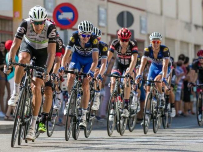 Ciclismo: è il giorno della mitica Milano-Sanremo