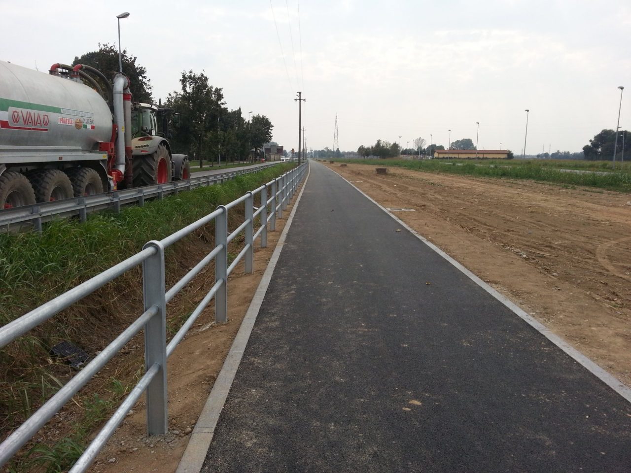 Ciclabile Bellinzago-Pozzuolo, nuovo contrattempo | I ciclisti devono aspettare ancora