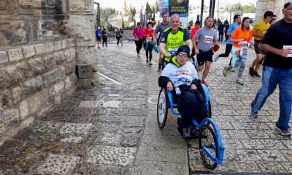 Disabile corre la maratona grazie alle gambe di Raffaele