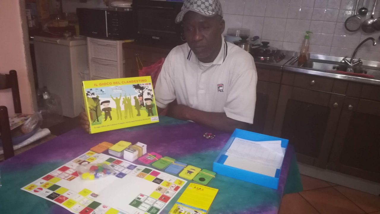 Un Monopoli che insegna a non venire in Europa illegalmente | PILLOLE