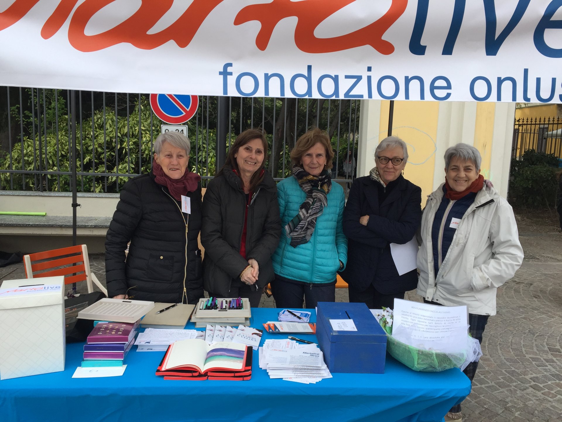 Brugherio VolontariAmo in piazza Roma stand delle associazioni