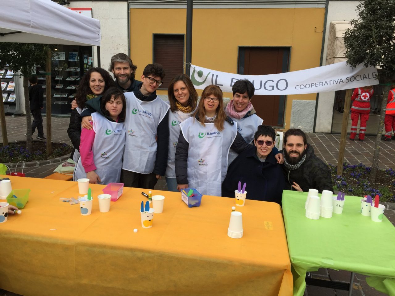 Brugherio VolontariAmo in piazza Roma stand delle associazioni