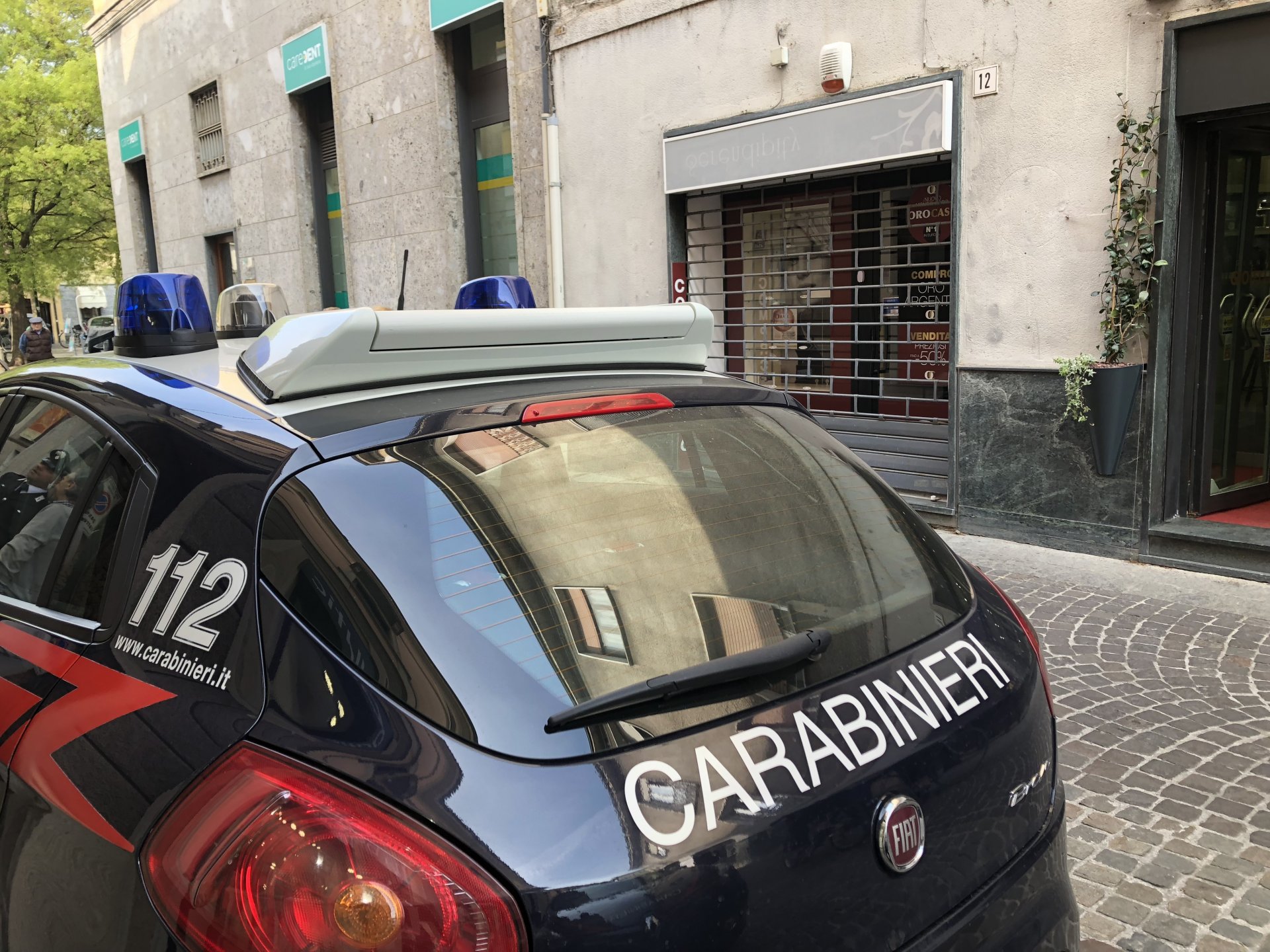 rapina al compro oro di cernusco carabinieri