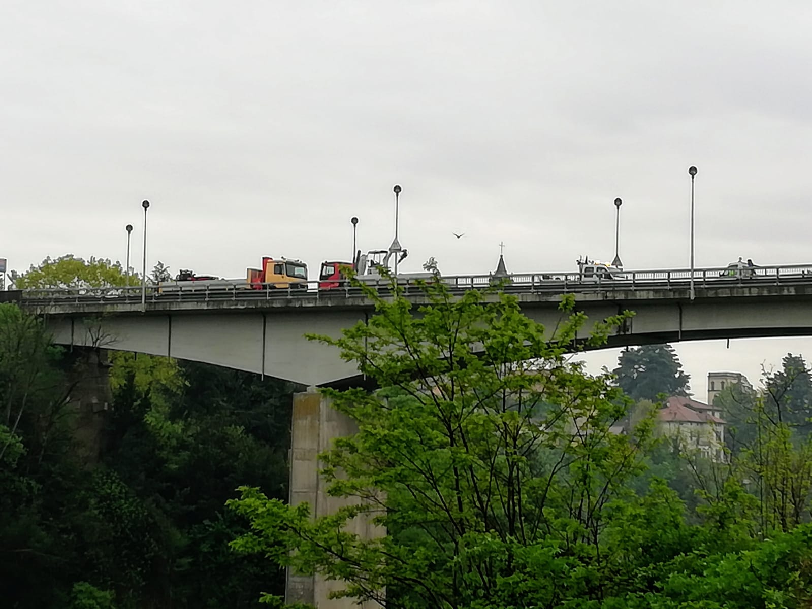 La pioggia blocca i lavori, riaperto il ponte di Trezzo sull'Adda. Ecco
