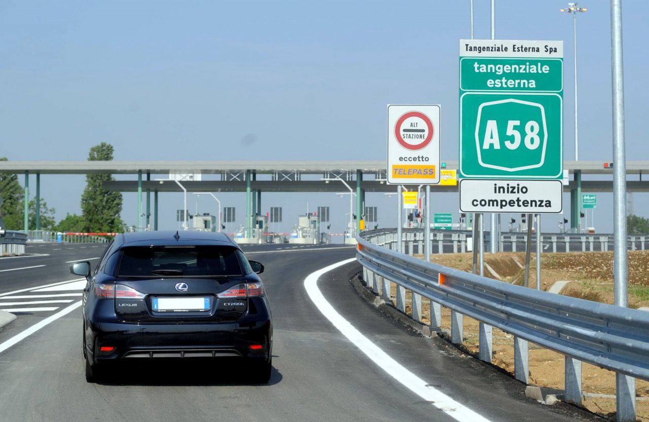 Tir pirata travolge e uccide due uomini lungo la Teem: rintracciato il responsabile