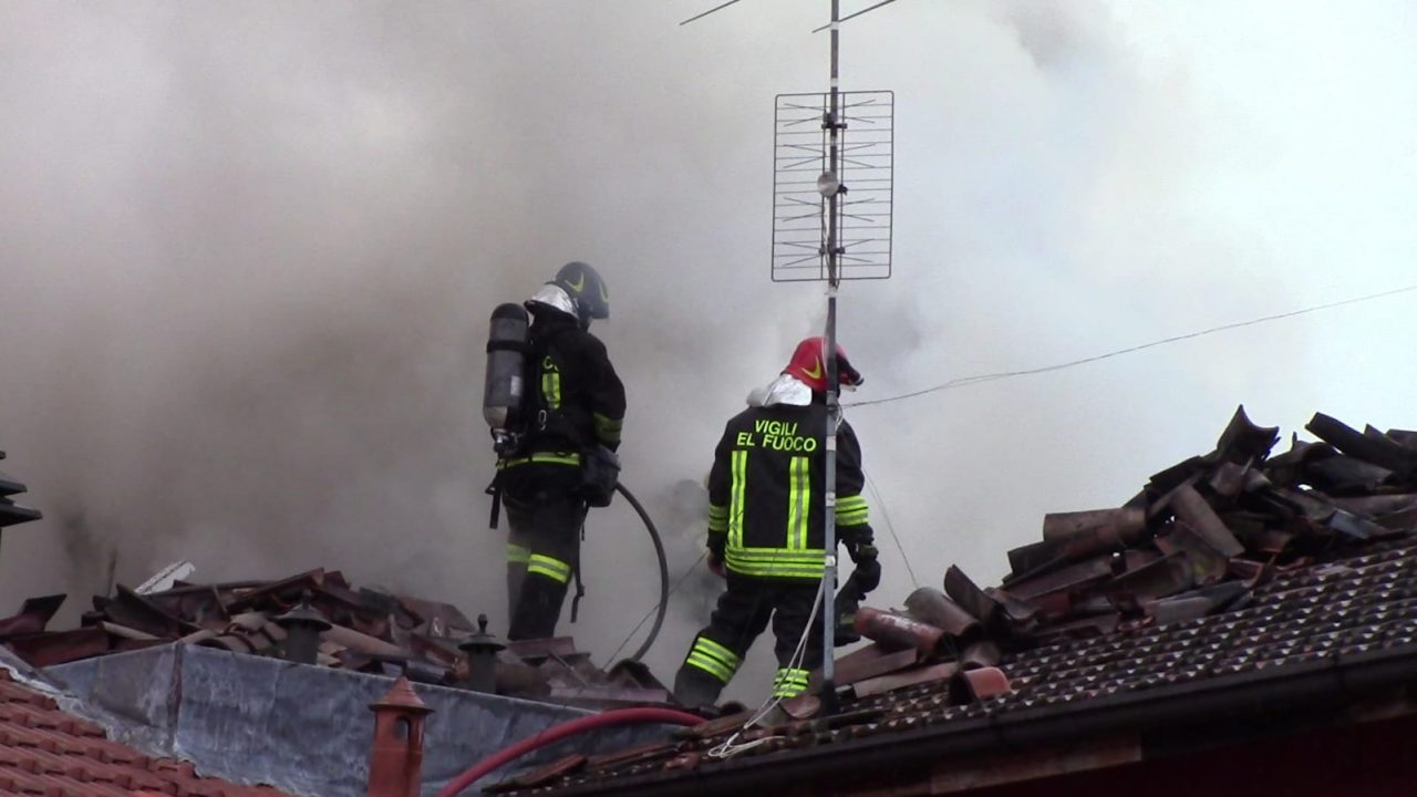 Incendio Fara: “Un muro di fiamme alto venti metri”