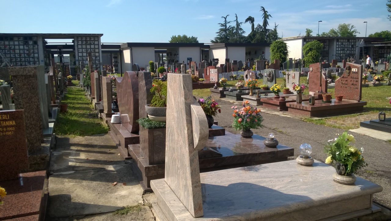Cimitero di Limito,  chiusa un’ala è a rischio crolli