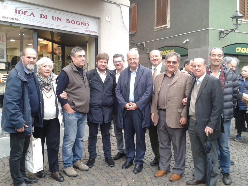 Walter Veltroni inaugura Circolo Pd a Cologno Monzese