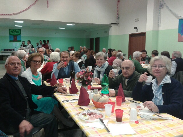 Pranzo sociale Acli Cologno Monzese più di centotrenta persone per festeggiare un presidio di sostegno e integrazione