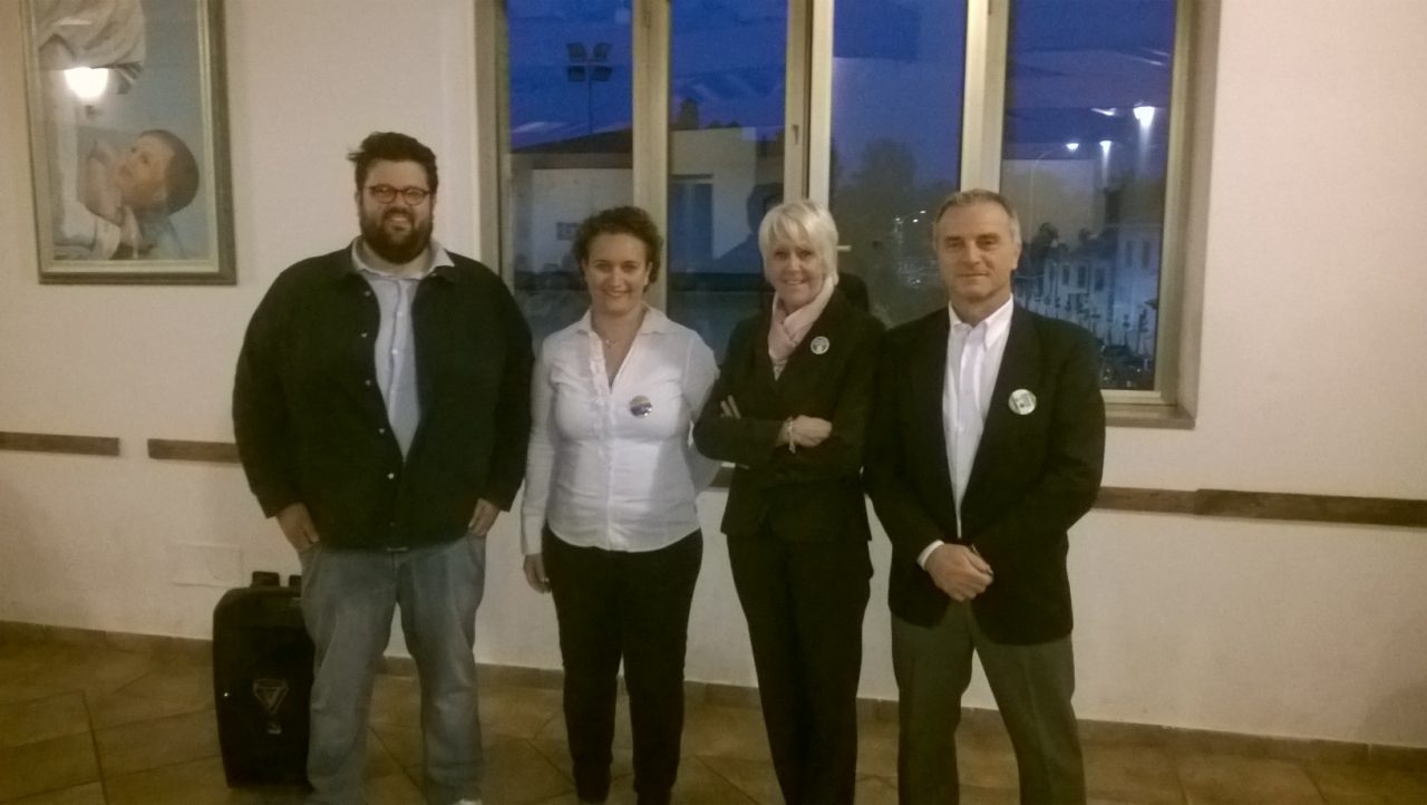 Elezioni Rodano, il confronto tra candidati. Lo scambio di regali VIDEO