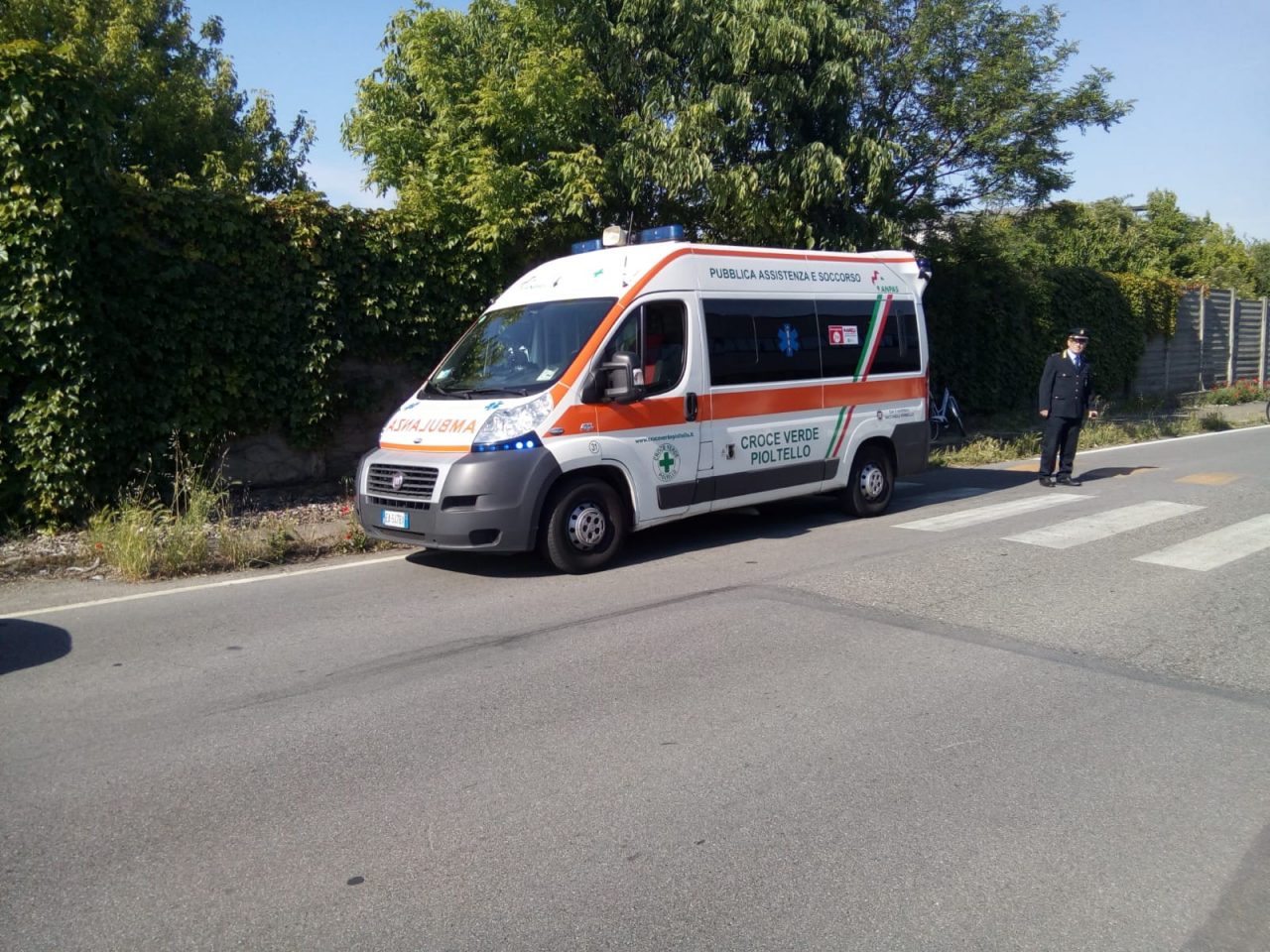 Elisoccorso a Rodano per un uomo caduto in bici