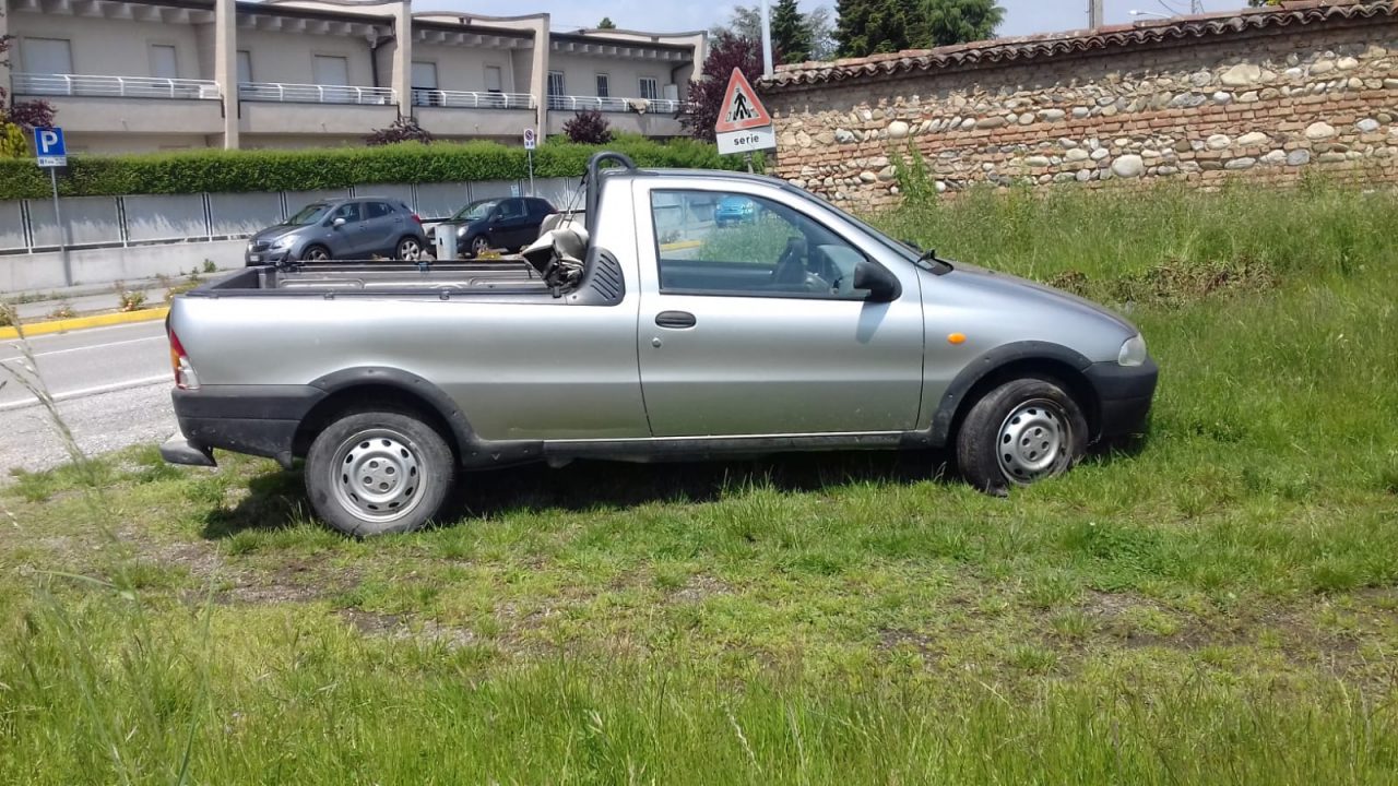 Rinvenuto a Grezzago veicolo rubato nelle Marche