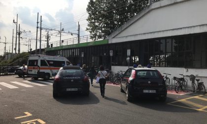 Rissa sfiorata tra ragazzini alla metro di Cassina, arrivano i carabinieri