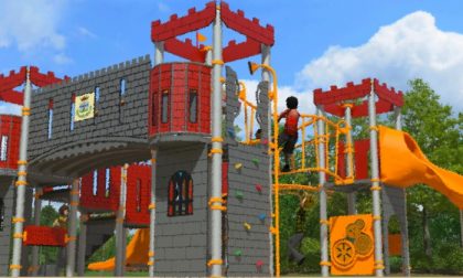 Un nuovo parco giochi (con castello) lungo il Naviglio