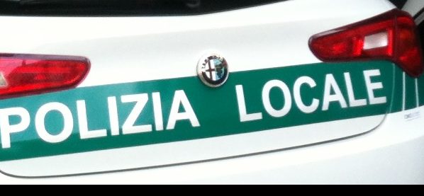 Da un mazzo di chiavi smarrito la Polizia Locale scopre un giro sospetto di auto a noleggio