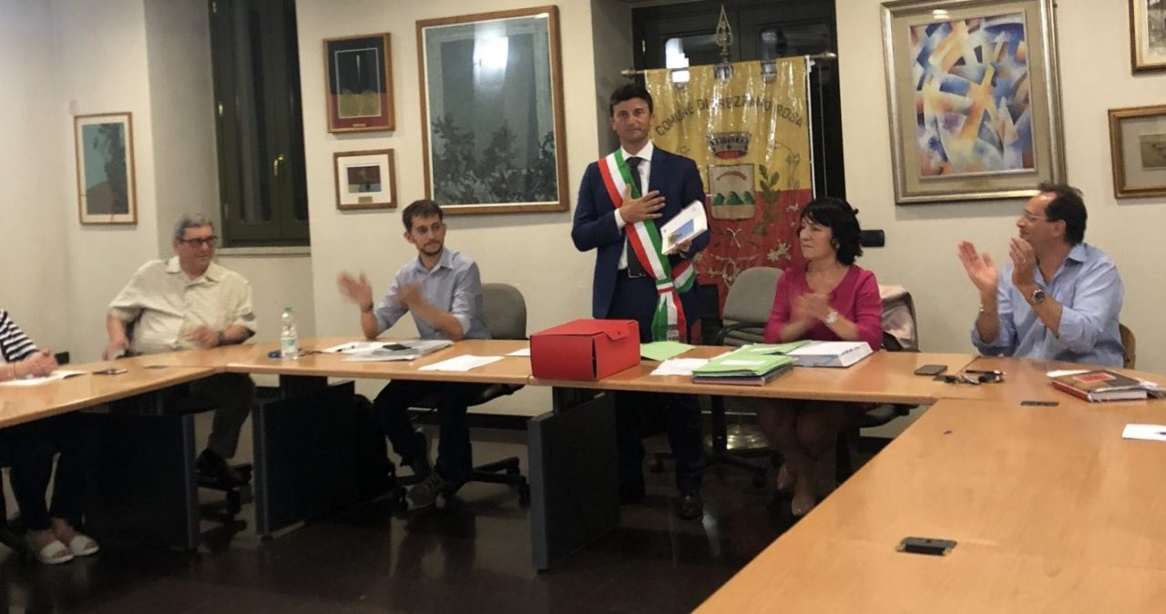 Trezzano Rosa, commozione all’insediamento di Diego Cataldo