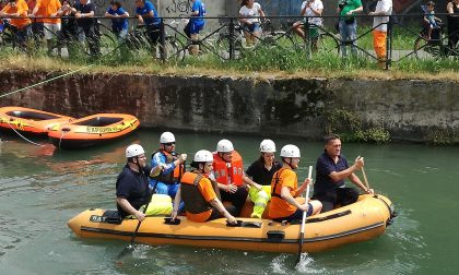 In gommone sul Naviglio per conquistare il Palio FOTO E VIDEO