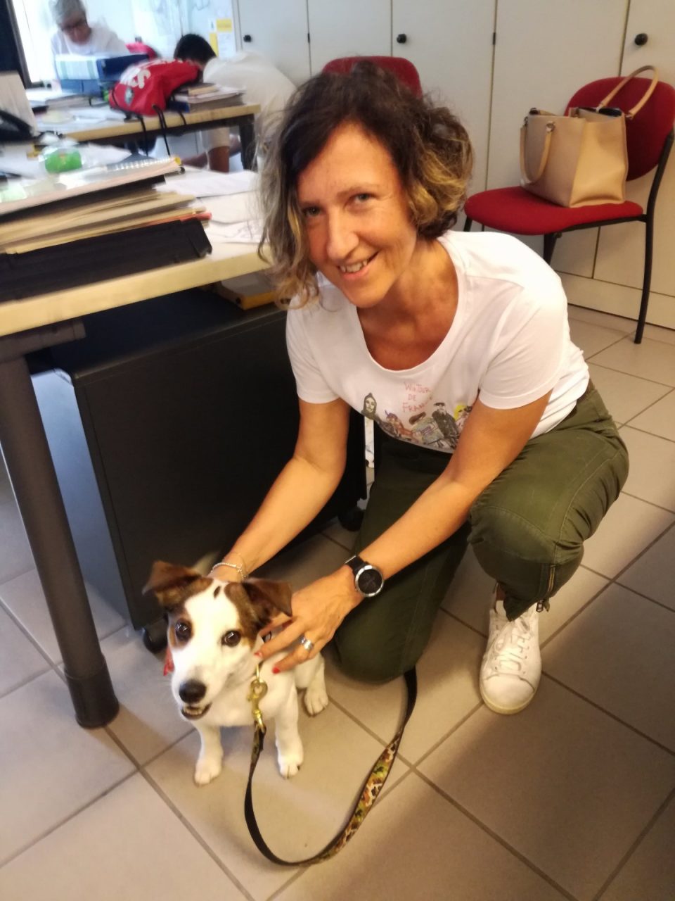 Cane in ufficio al Comune di Segrate FOTO