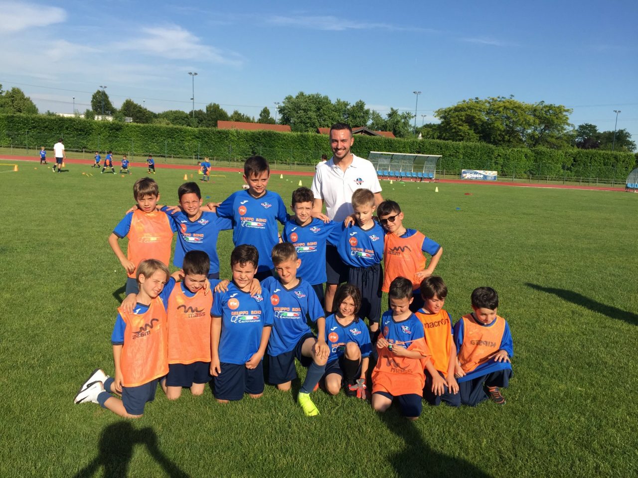 Fai gol con la solidarietà centro sportivo Brugherio vecchi campioni in campo contro Asd all soccer
