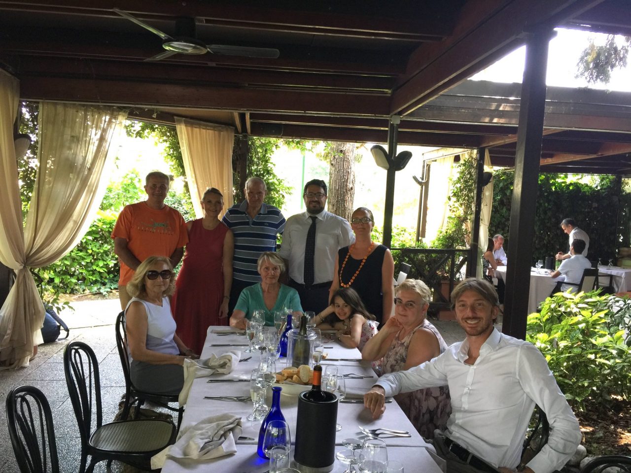 San Felice pranzo di gruppo per i bambini di Chernobyl che sono stati ospitati dalle famiglie di Pioltell