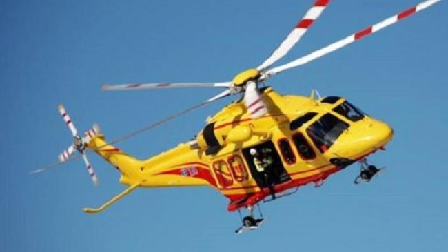 Incidente domestico a un bimbo di un anno a Gorgonzola, atterra l’elisoccorso