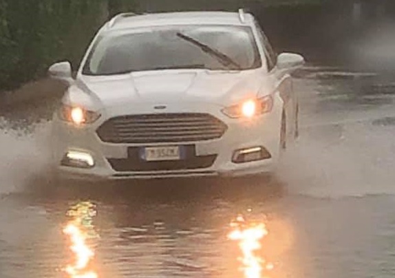 Maltempo, strade allagate in tutta l’Adda-Martesana – Aggiornamento FOTO – VIDEO