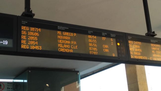 Treni: anche oggi raffica di cancellazioni e niente aria condizionata