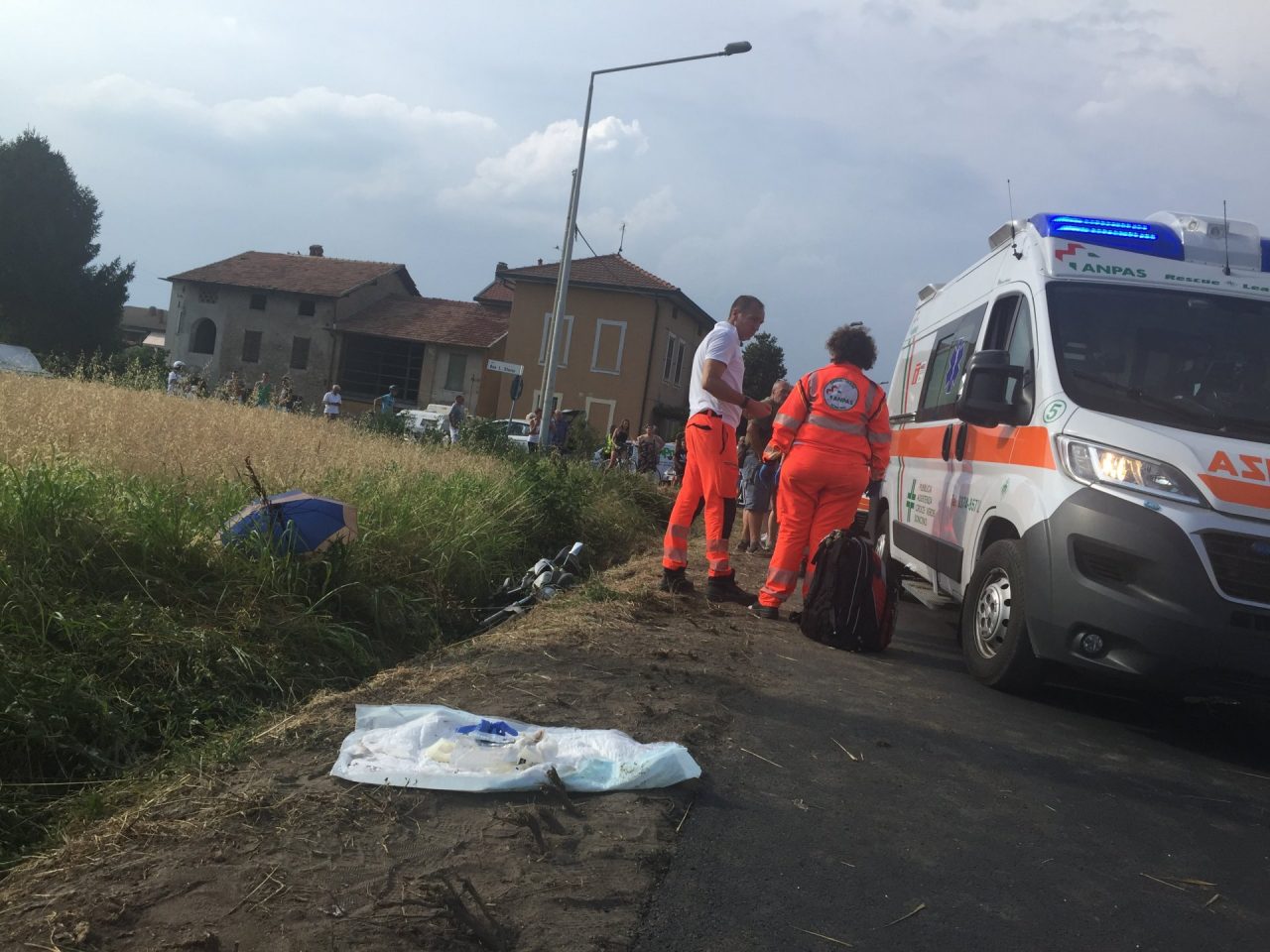 Schianto a Fara, grave un giovane motociclista