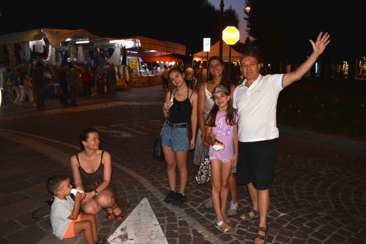 Cologno Monzese Notte di mezza estate quinta edizione tra piazza Castello e le vie del centro