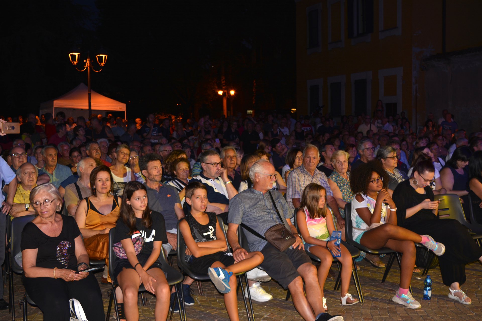 Cologno Monzese Notte di mezza estate quinta edizione tra piazza Castello e le vie del centro