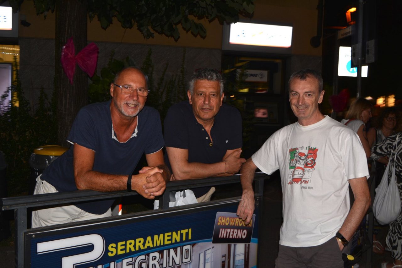 Cologno Monzese Notte di mezza estate quinta edizione tra piazza Castello e le vie del centro