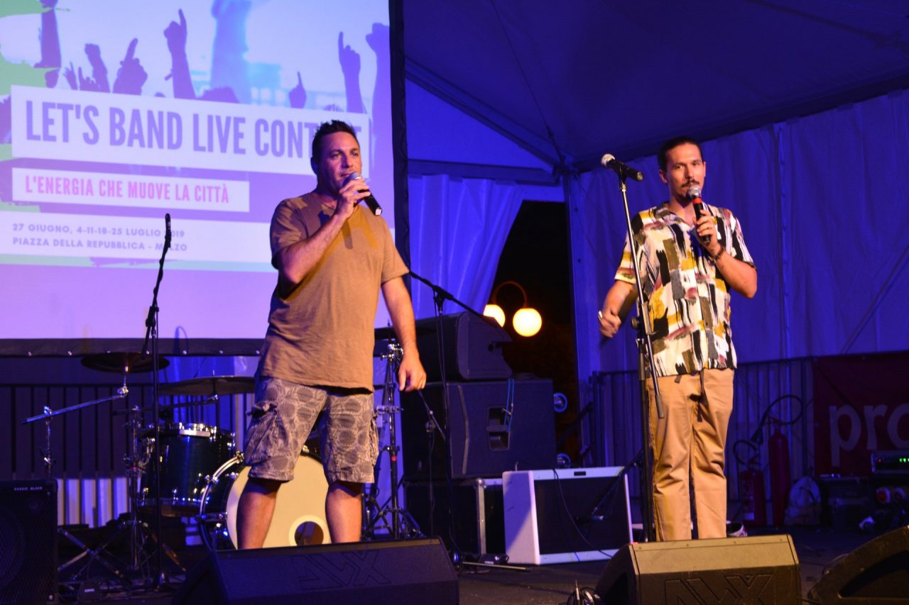 Melzo serata finale let's band live contest in piazza della Repubblica