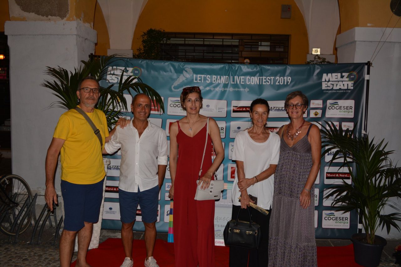 Melzo serata finale let's band live contest in piazza della Repubblica