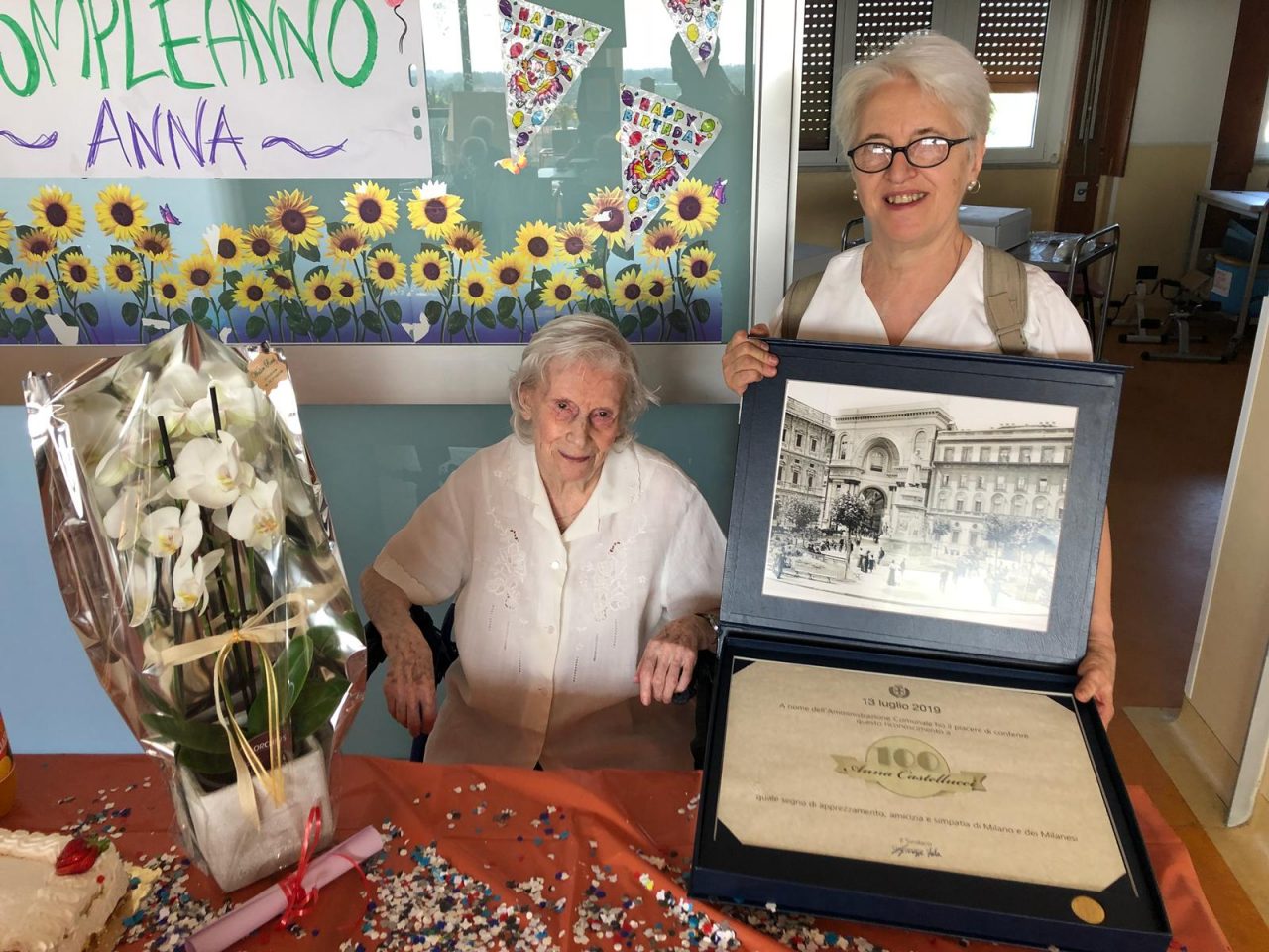 Vimodrone in festa per nonna Anna che ha spento 100 candeline