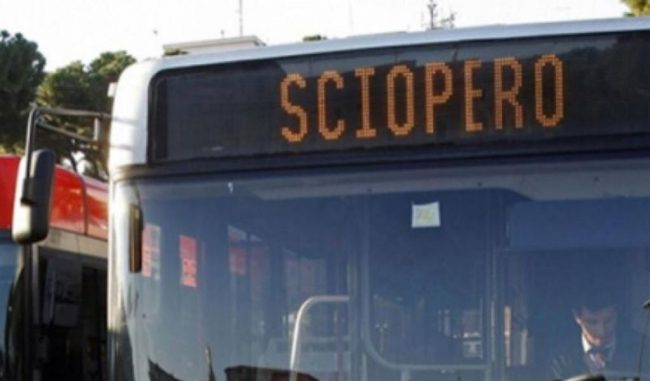 Sciopero dei mezzi in corso: sospesa la circolazione sulla tratta Verde della Metropolitana