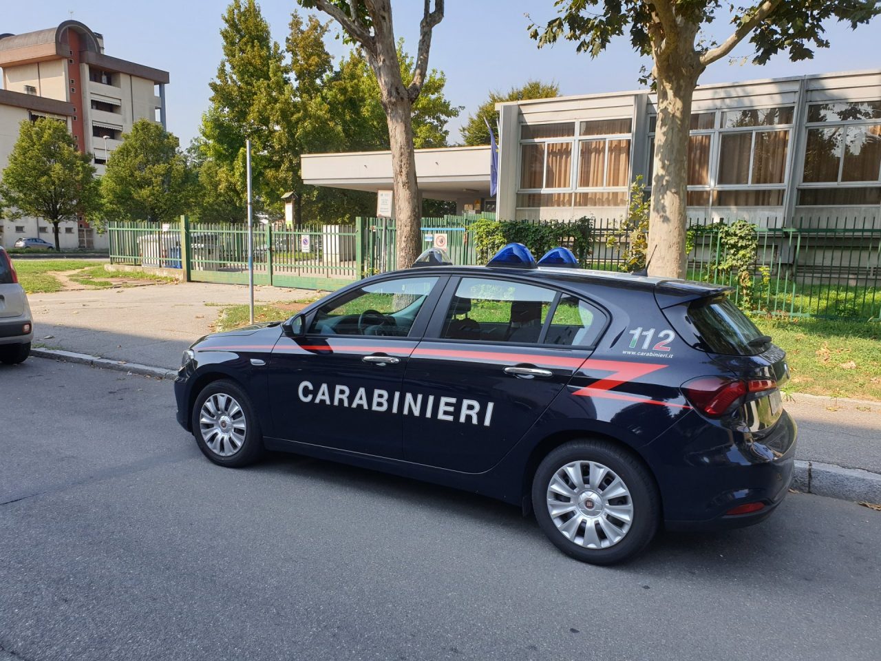 Ladri alla scuola media, rubati i computer