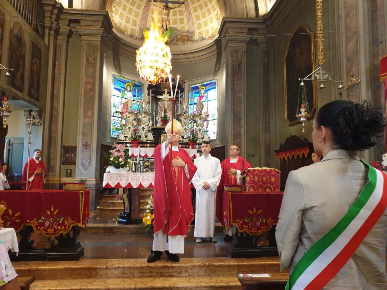 Bancarelle e devozione a Sant’Agata per San Fermo | FOTO