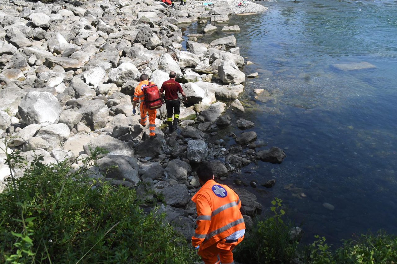 Due ventenni soccorsi nell’Adda  FOTO